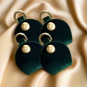 Necklace Holders in Emerald Velvet. Set of 4 - New